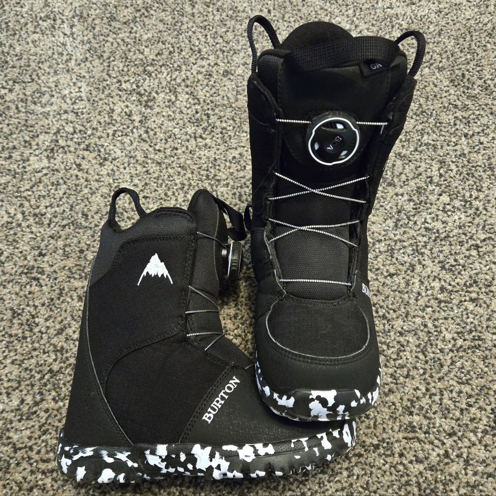 Burton Grom Boa Snowboard Boots (Size 1)